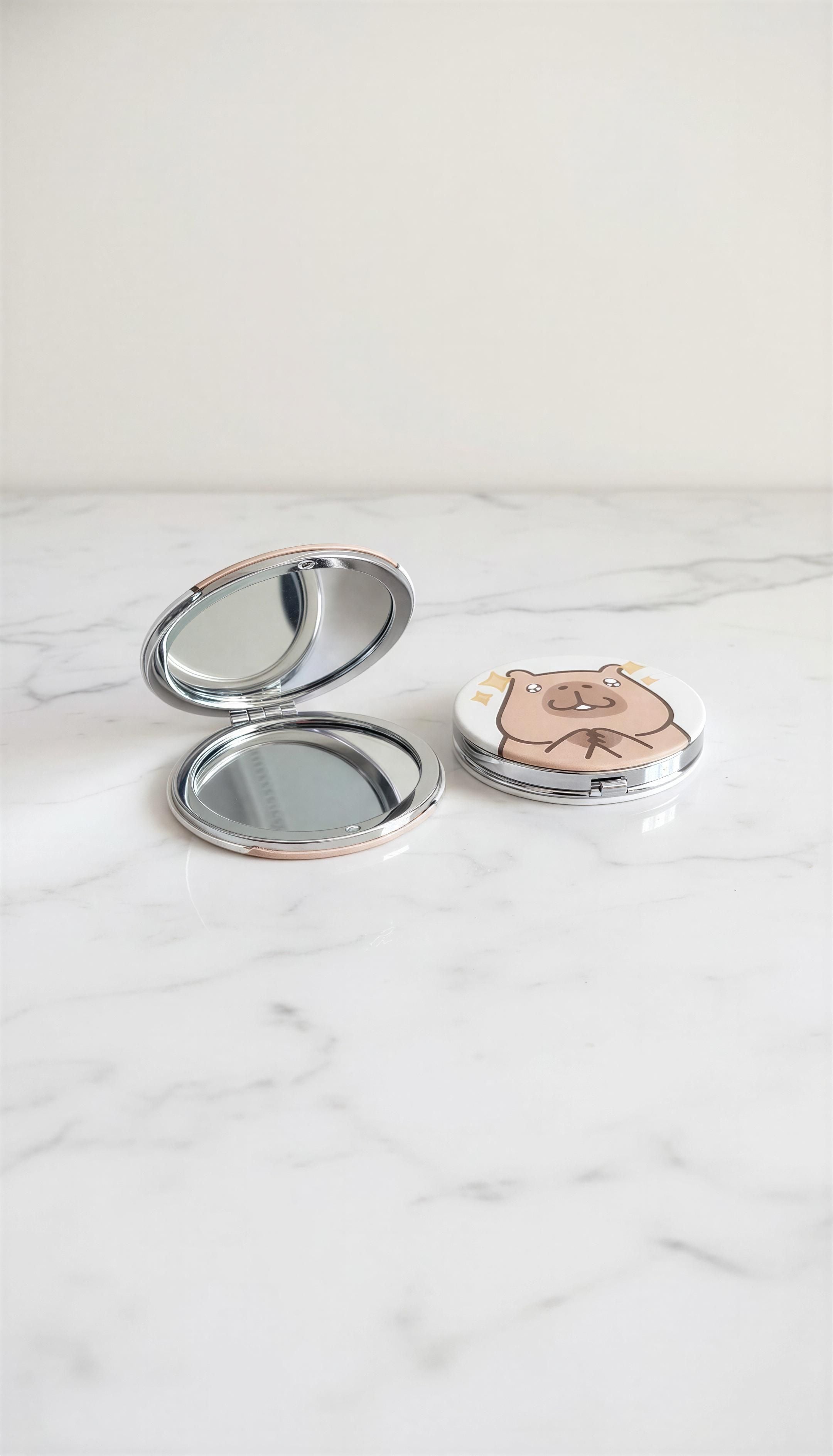 Capybara Mini Round Cosmetic Folding Mirror